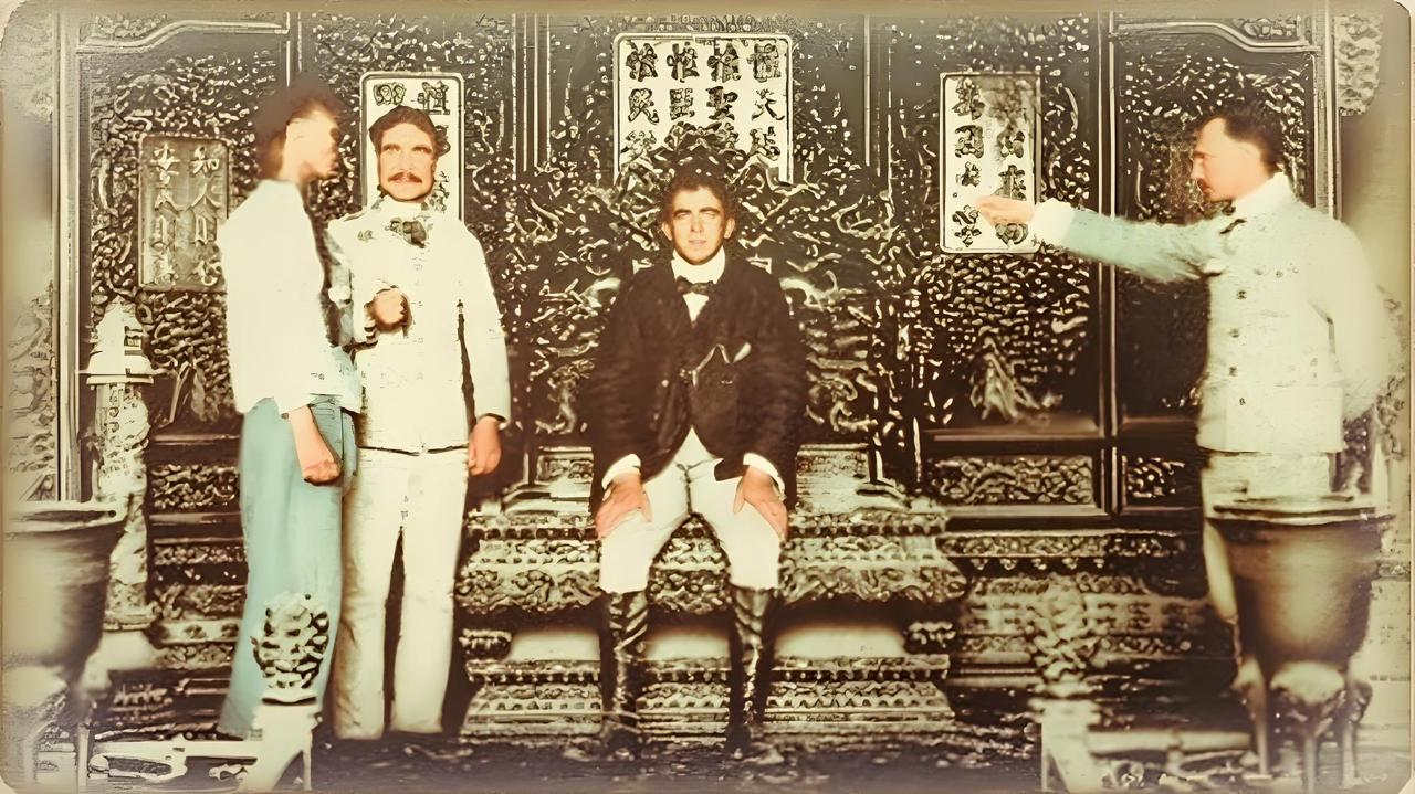 1900年，八国联军侵华，一路打到北京，进了紫禁城。当时的联军统帅瓦德西，就跑到