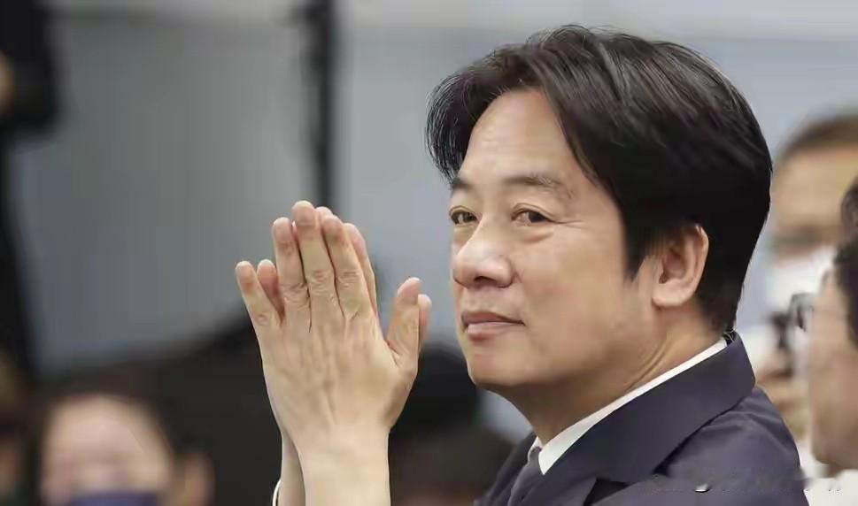 赖清德原本想借汉光42号演习秀出所谓防卫实力，没想到演习开场，接连爆出装备事故，