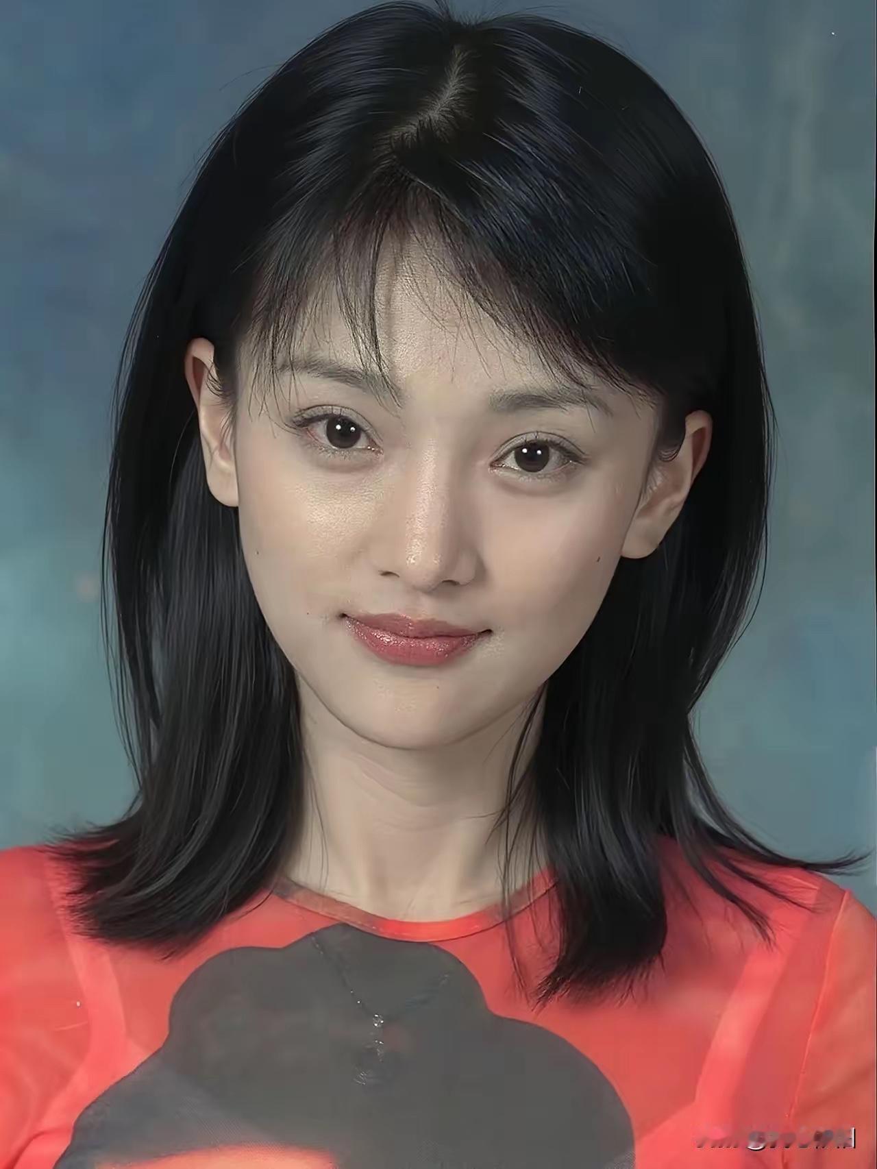 娱乐圈20年也出不来一个周迅——不是演技没人能比，是她根本“不演”。
没学过一天