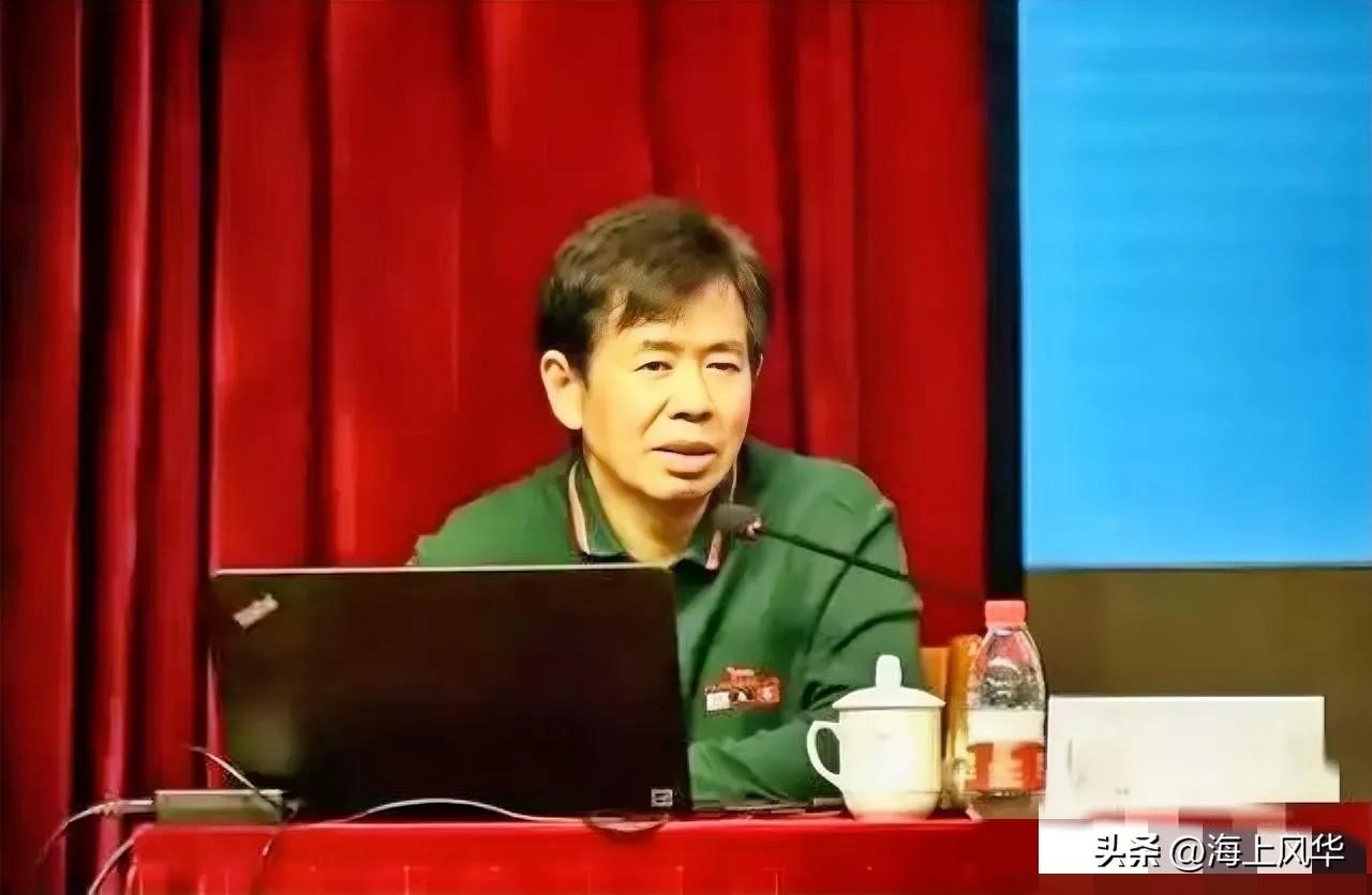 戴旭曾表示：航母、五代机、远程导弹堆起来也没用，如果不敢亮剑、不给挑衅者代价，中