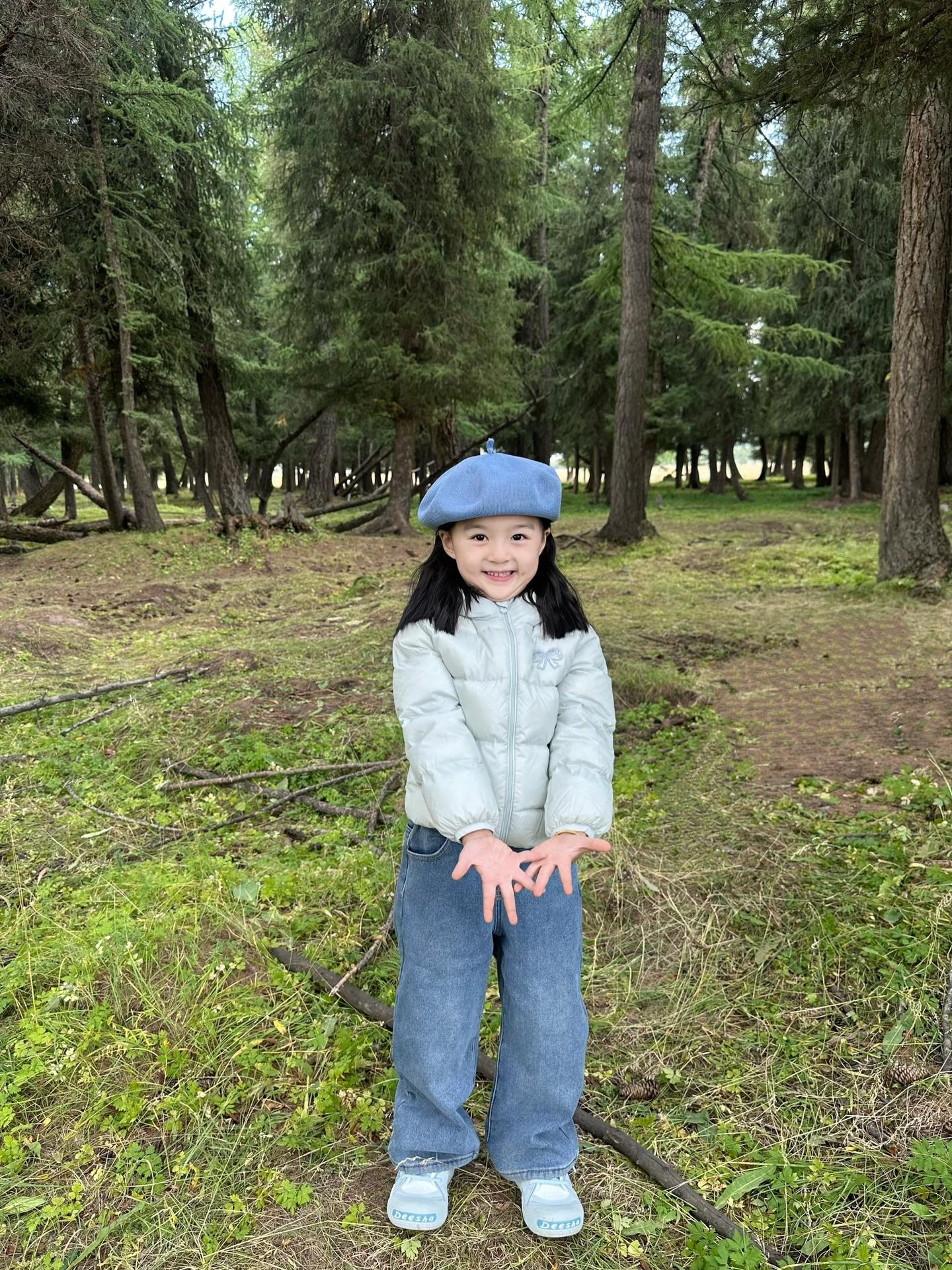 陪伴从来不是牺牲。而是生命赠予的双向滋养 我在陪你长大 而你把整个宇宙...