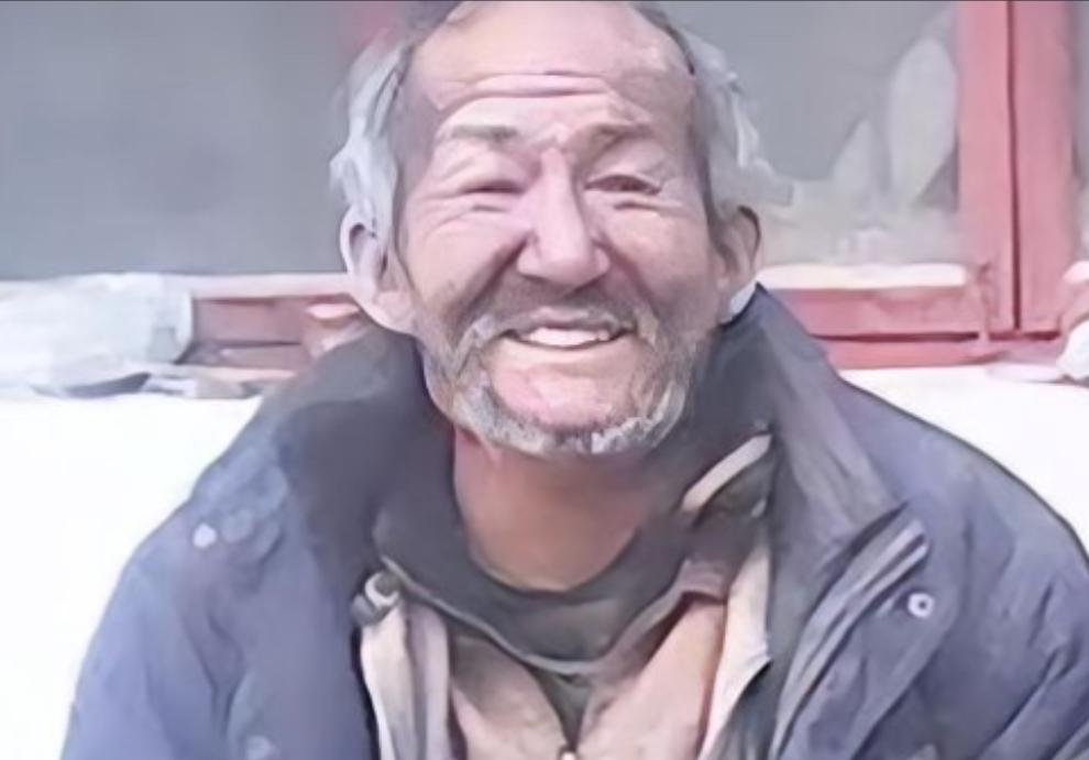 北京一流浪汉因无暂住证被送进收容所，填写籍贯时警察瞬间呆住“您就是大名鼎鼎的杞县