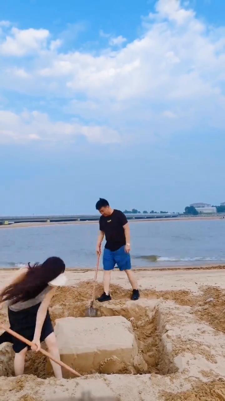街头的这样惯犯，在铜锣湾也会遭到暗算。我不停的撞蛋让他们瘫痪，就算爆肝。
