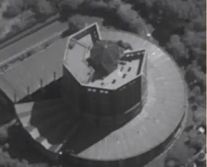 这是什么航天设施？不会随便炸个建筑烽火台吧？以军称打击伊朗德黑兰一航天设施。