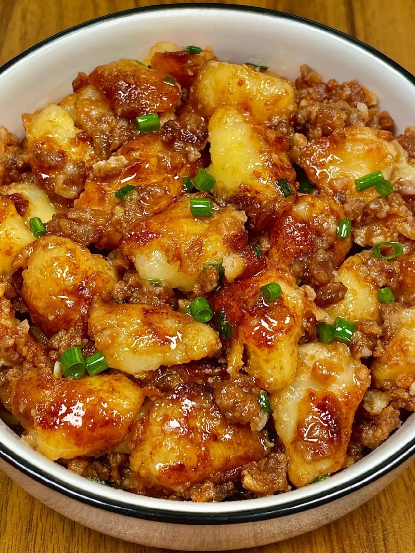 真的好吃，求你们快去做。肉沫士豆巨巨好吃！ 士豆外焦里糯，裹着焦香的肉...