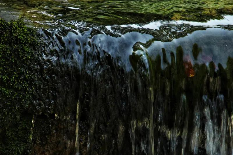 宿迁最大的优势，我觉得是水韵与数字经济的完美融合。
宿迁有“一城两湖”，骆马湖和