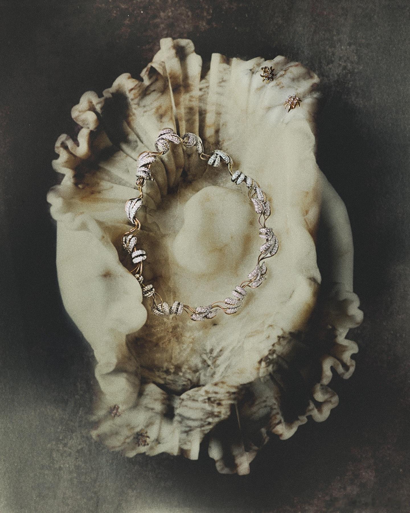 法国版《AD》新刊一组珠宝大片质感很不错！Neil的时尚视角