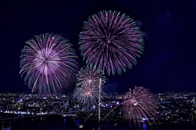 【大阪 花火大会】淀川花火大会，是大阪夏末秋初的固定诗篇。今年10月17日晚7时