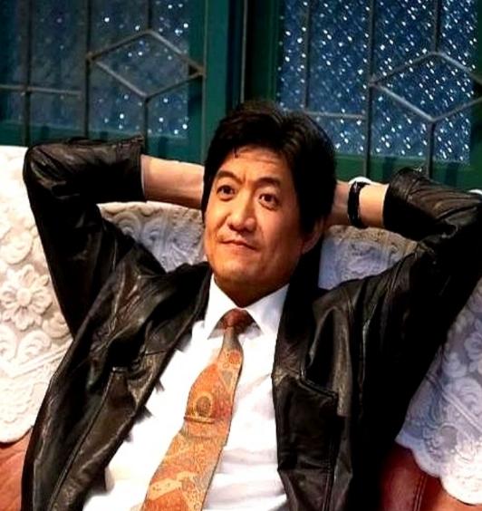 宁可赔偿500万违约金，也要换掉男主角。

当年拍《康熙王朝》，投资方铁了心要焦