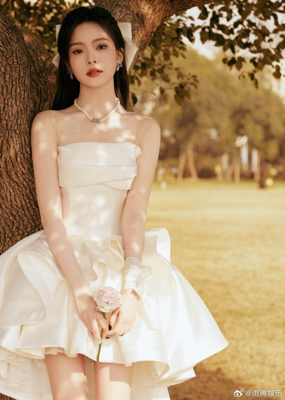 #硬糖少女303##陈卓璇# 今日份糖妹新鲜物料陈卓璇工作室更新新定妆照一组从曝