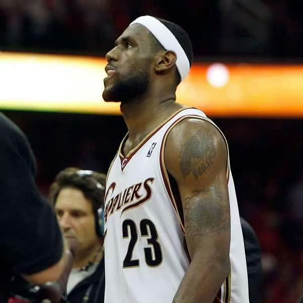 骑士詹姆斯nba 上一次勒布朗-詹姆斯在常规赛得分没上双时：凯文-杜兰特还在上大