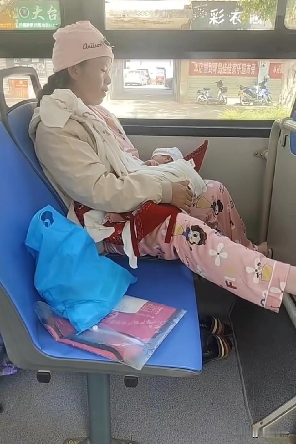 刷到一个产妇，生完小孩，自己坐公交车回家，孩子的爸爸在哪里呀？
如果非要结婚的话