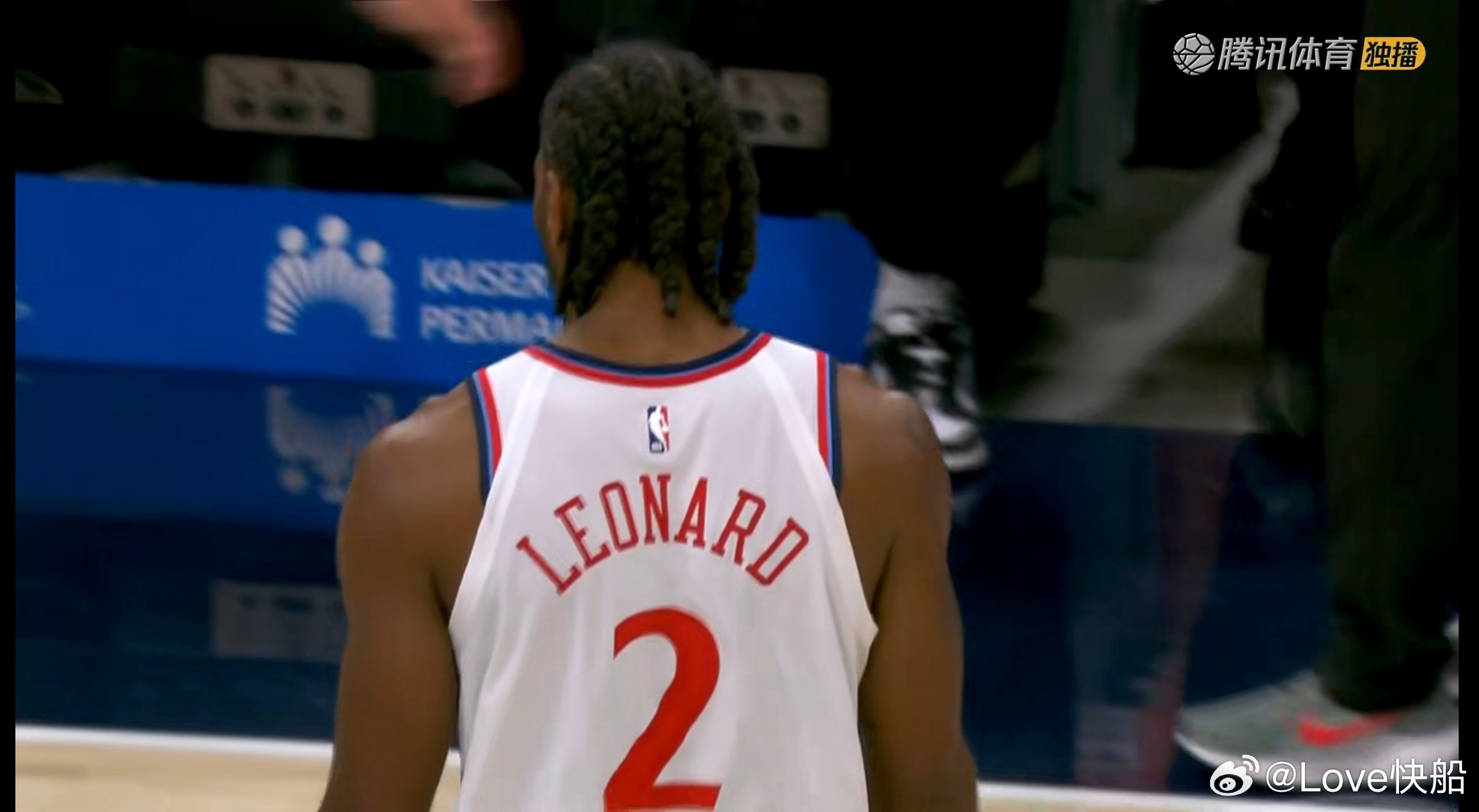 第三节结束，快船暂时领先5分！！！一度被反超，但是还行，顶住了，靠小卡苦苦支撑着