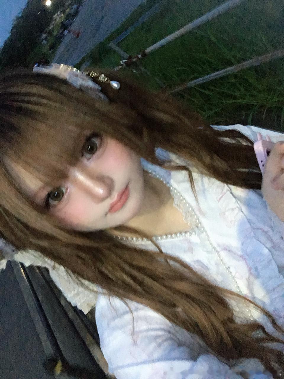 看着我！！(*¯︶¯*) 