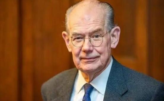 美国战略圈里，有位资深专家的警告说：中国似乎养成了一个危险的坏习惯，那就是低估了