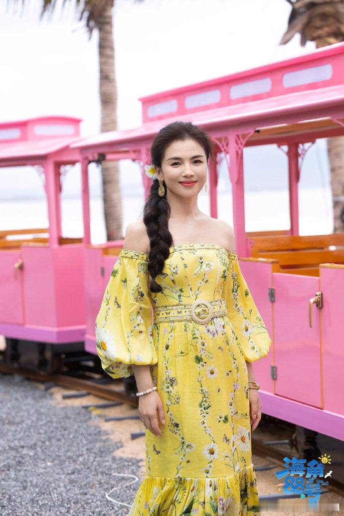 海角88号治愈不打烊《海角 88 号》也太会了！在三亚海边搞这么个治愈民宿，刘涛