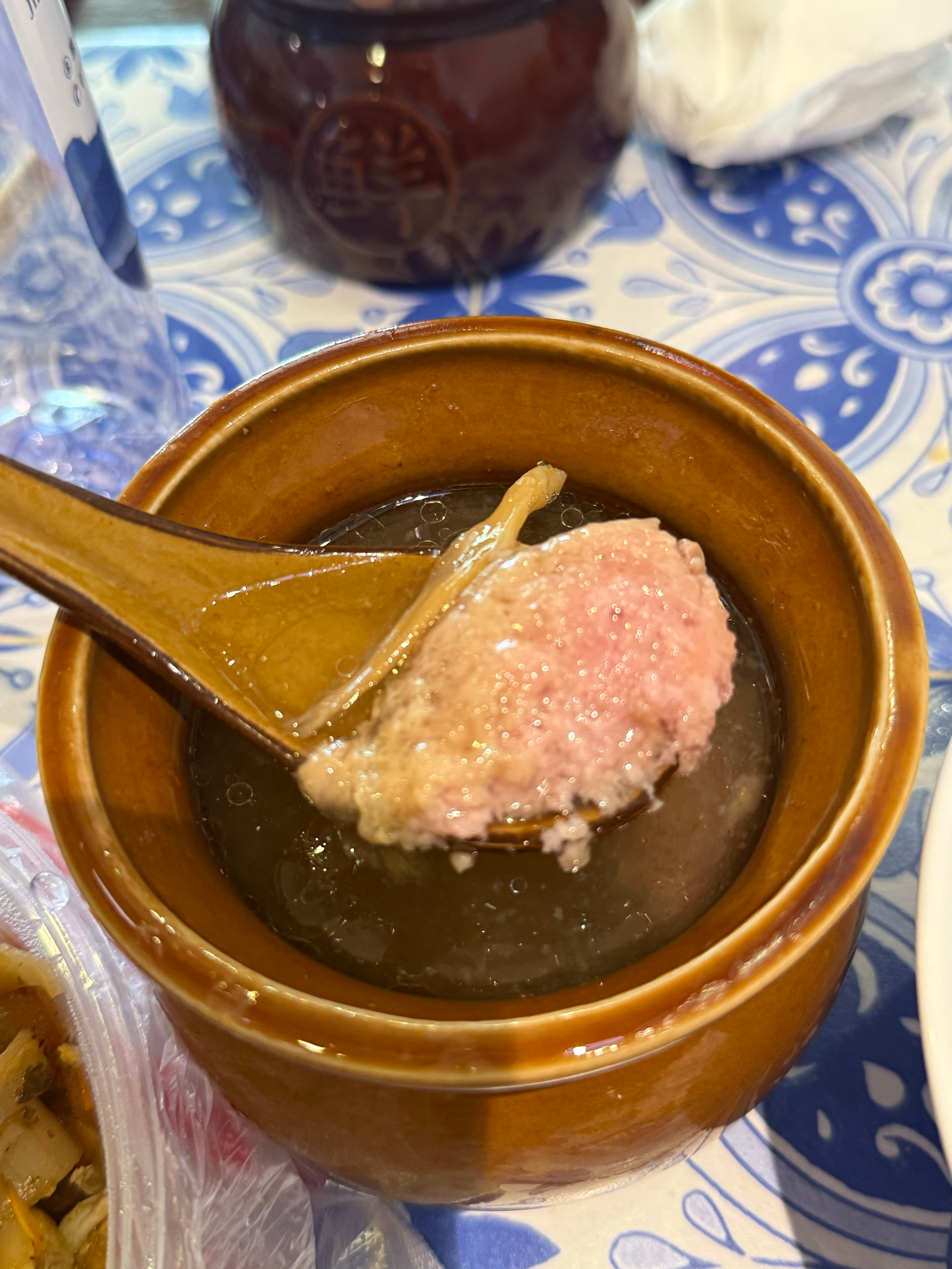 好吃！！！价格感人！！！临回上海之前把好吃的都给尝了一遍，跑去隔壁打包回来一起吃