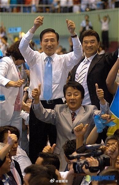 2007年12月19日，李明博当选第17任韩国总统。 