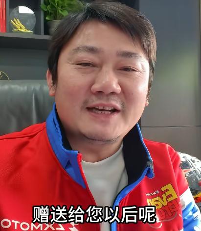 专门去查了一下张雪机车
这个牌子到底什么来头
不查不知道，一查吓一跳，WSBK分