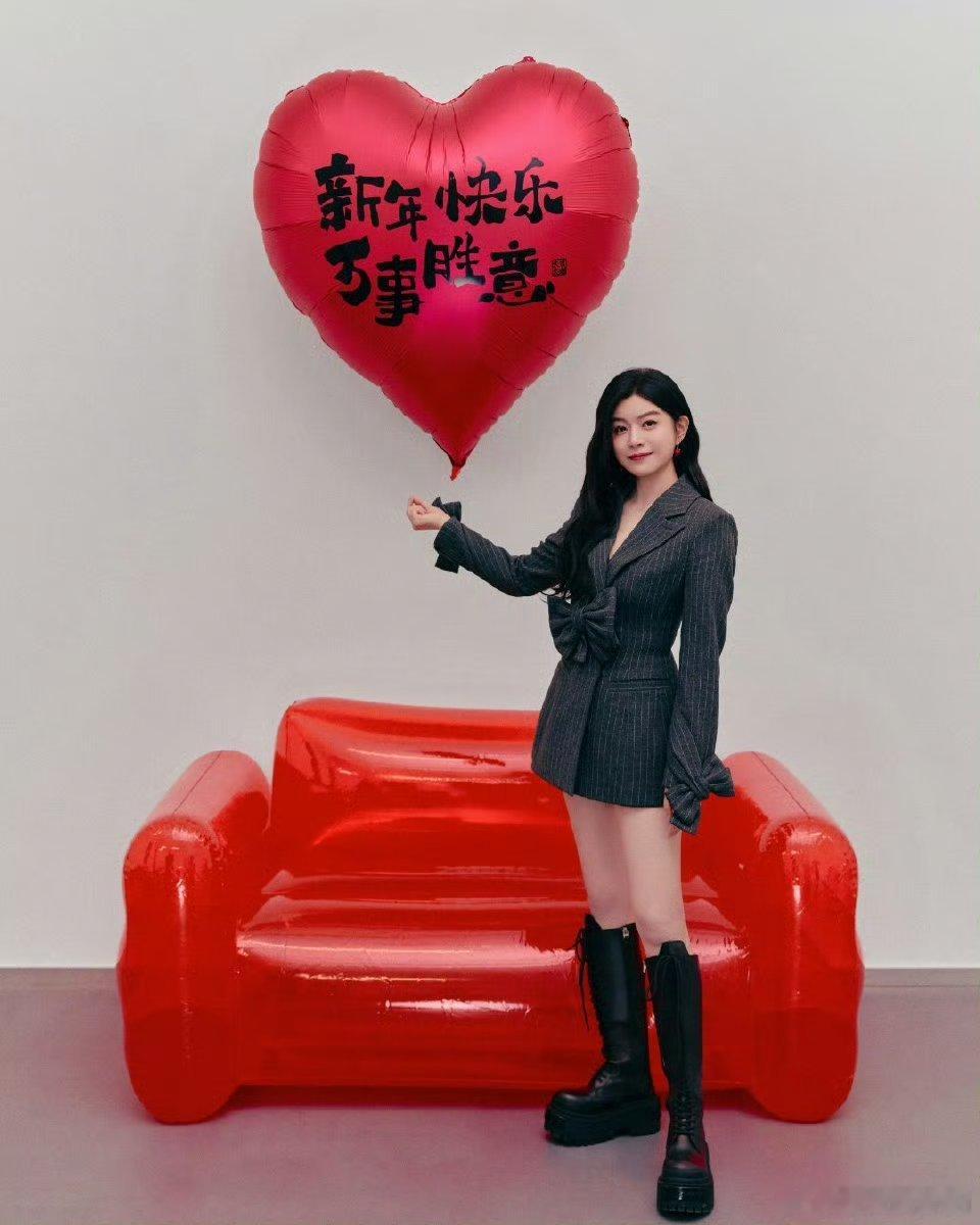 陈妍希 勇敢的姐姐先收获李雾勇敢的姐姐先收获🎁，谢谢带来了这么好的岑矜~妹妹姐