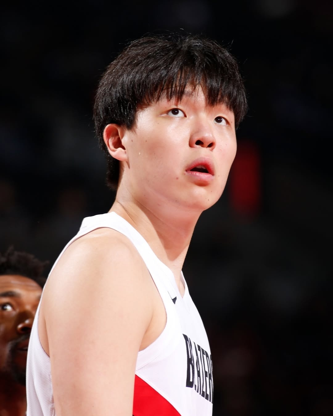 杨瀚森已经通过了驾照路考，成功拿到美国驾照。并且买了一辆二手宝马X5。据说在路考