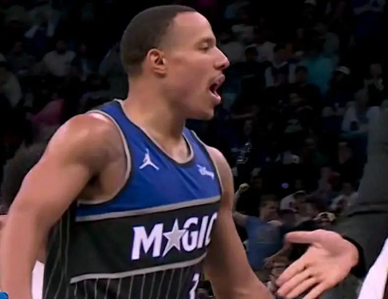 【标题】“领先 18 分都能被翻？”——热火被魔术 27 分大逆转的 5 个致命