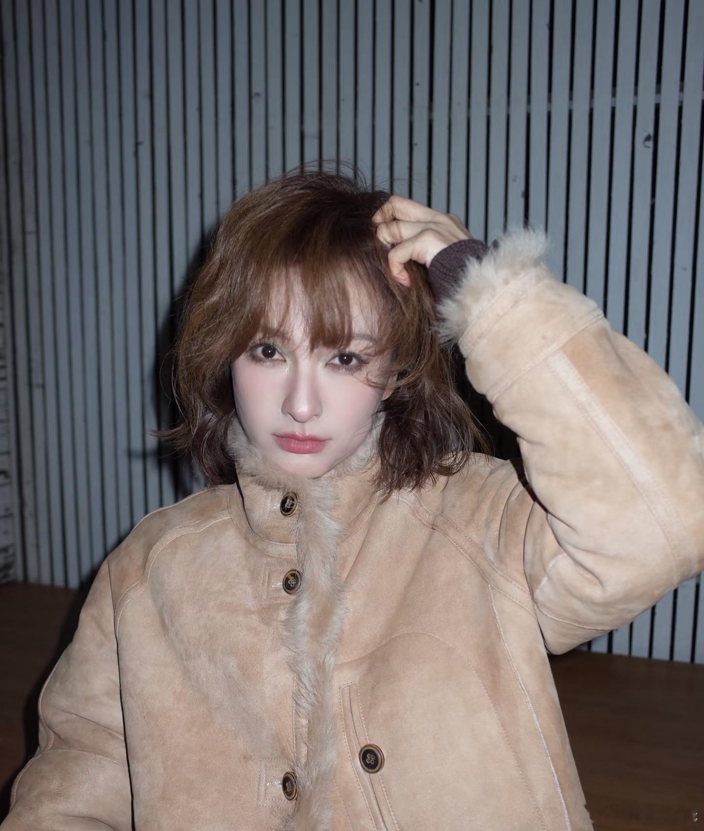 吴昕真的是越来越漂亮了，好像洋娃娃！