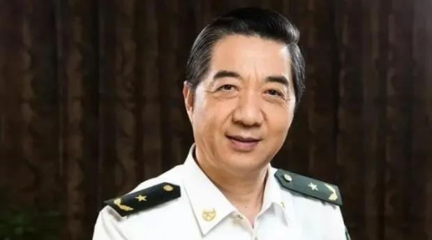 张召忠2015年说过：“美国啥也不干，让东方大国追，20年内赶不上美国！”这话说