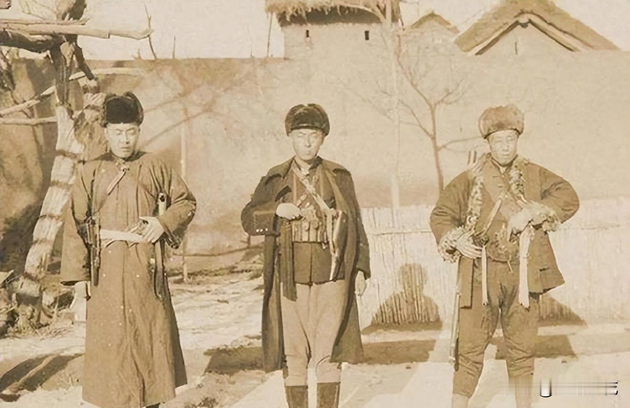 吴绍和，1948年深秋向八路军投降前夜对小老婆说：我带去的那些枪全是废铁，其实真