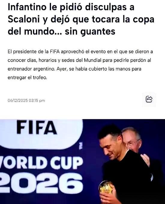 一个冠军教练，捧着自己拼死拼活赢回来的奖杯，居然戴着手套。
就好像，那不是他的，