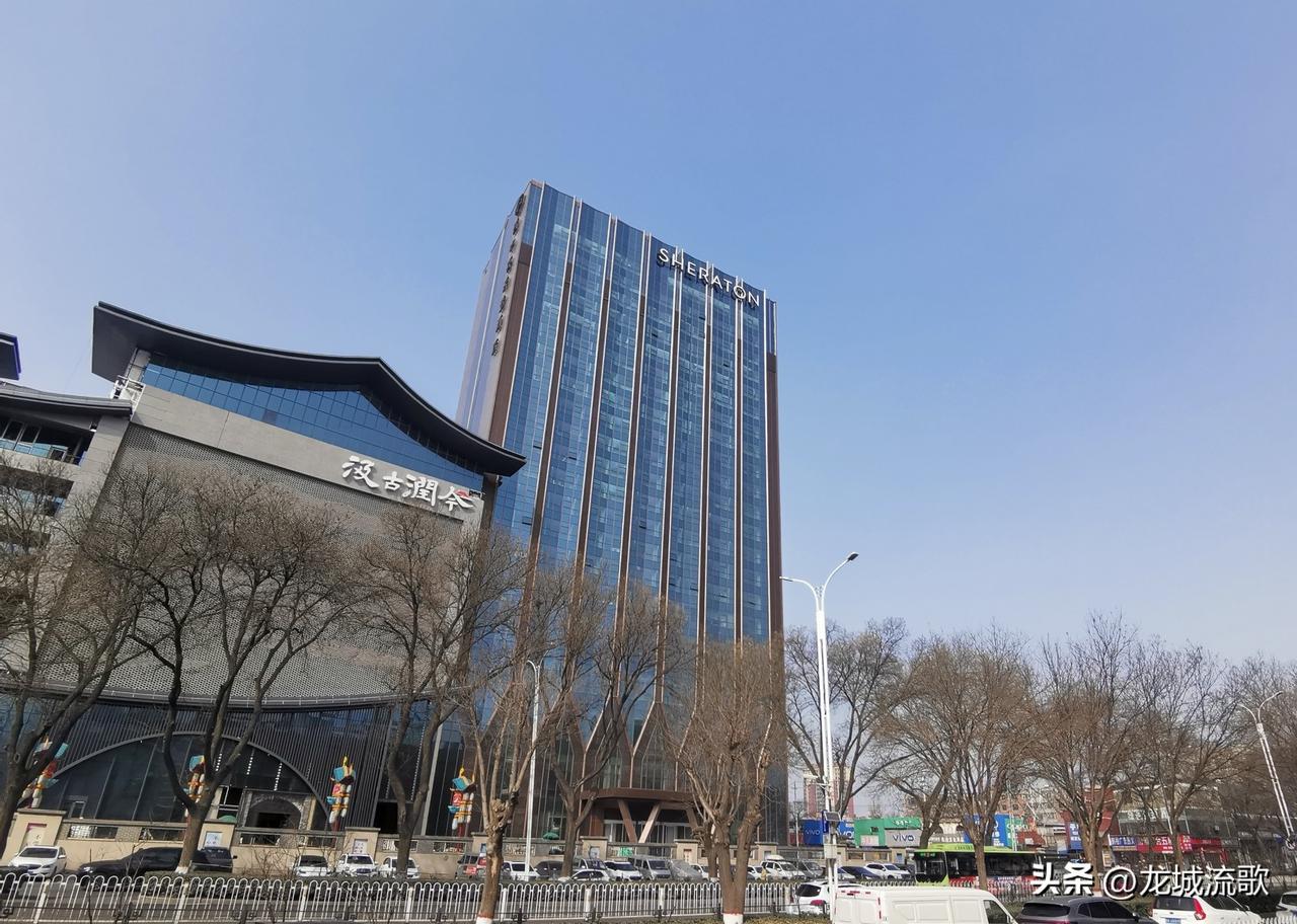 稳楼市，为的是稳住人们的钱袋子。
房价下跌的这几年，没买房的依旧没买房，不是觉得