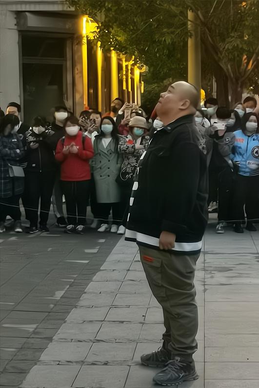 德云社处罚杨鹤通，郭德纲这次是真生气了？
刚刷到的消息，德云社发公告处罚杨鹤通，