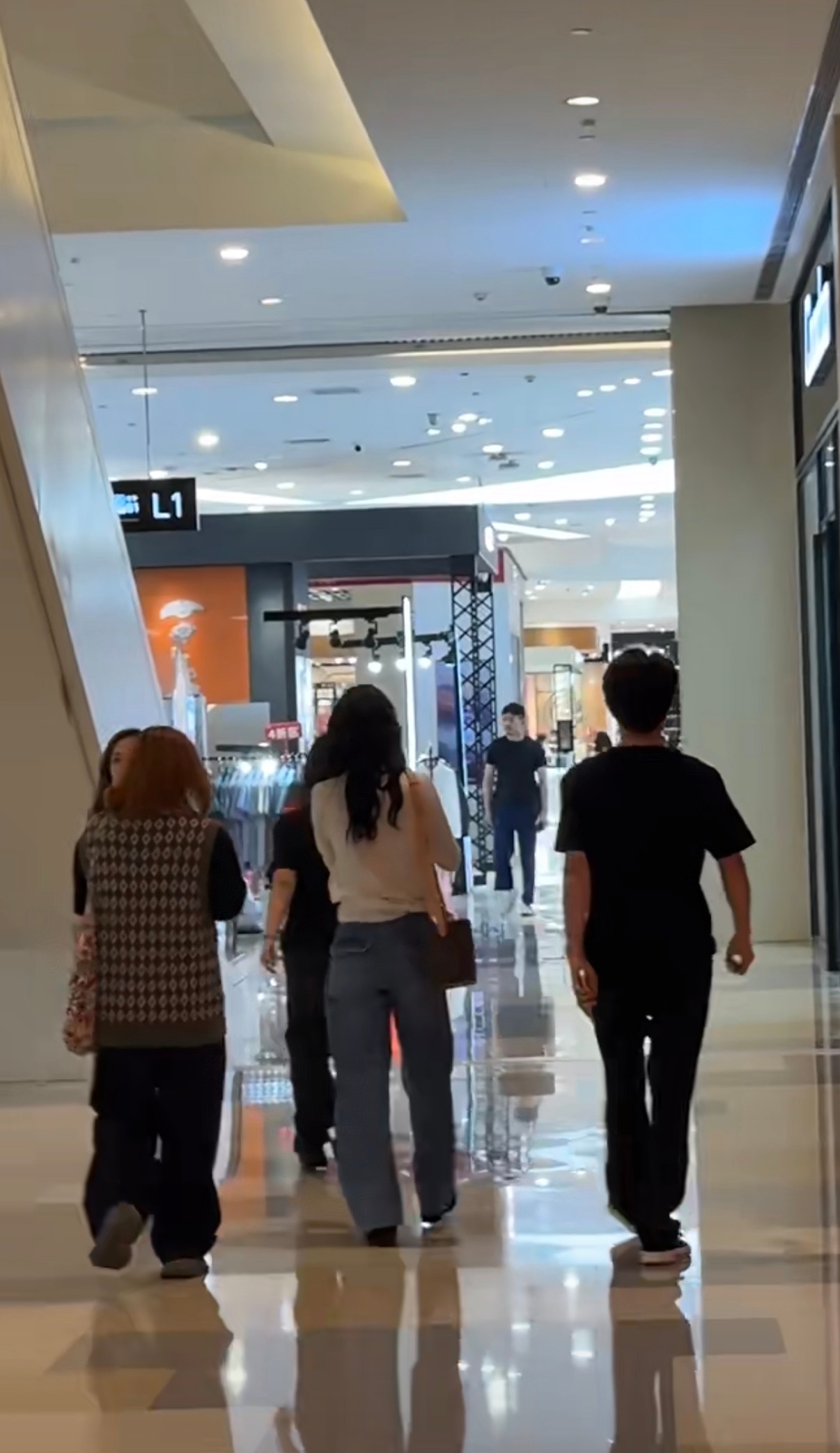 想守在你身后 想陪在你左右 ​​​
