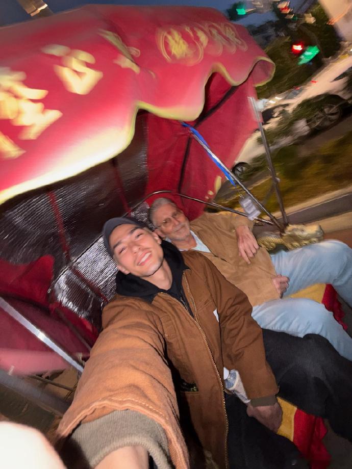 米卡全家都被中国圈粉了 米卡全家打卡的地方比我这个老内还多 