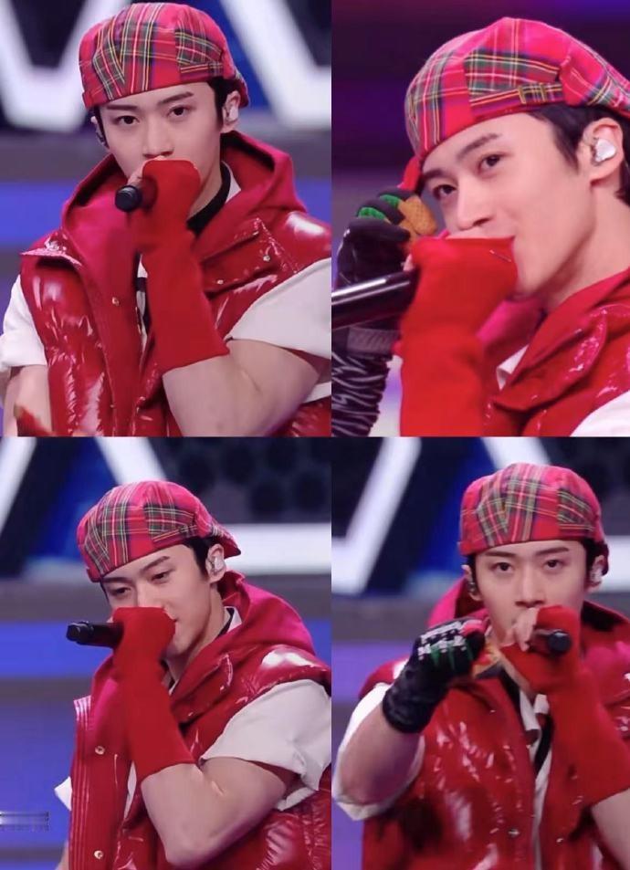 虽然闫桉素颜抗打，但是为什么要纯素颜。 