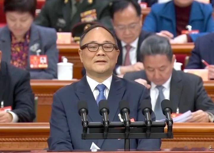 李书福提三个建议 3月7日，全国政协十四届三次会议第二次全体会议召开，全国政协委