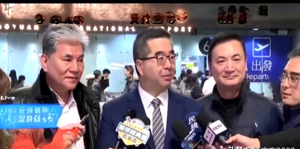 风还没停，就有人催着萧旭岑把副主席先交出来，理由是“未厘清先避嫌”。
坦荡者不惧