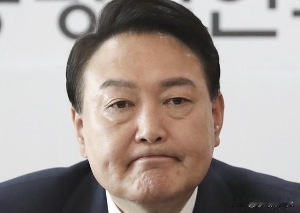 尹锡悦怎么也没想到，明天将在拘留所里被逮捕！
尹锡悦自从进了拘留所，耍无赖装病不