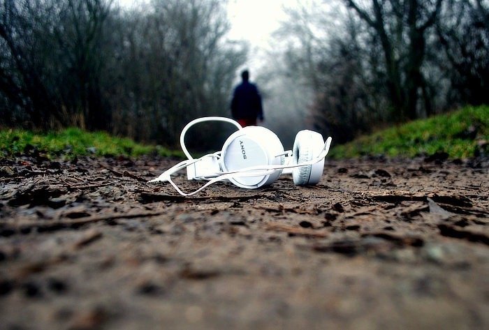 “我”是模糊的，源头上是因为“我的感受”是模糊的，无法表达的。当“我的感受”清晰