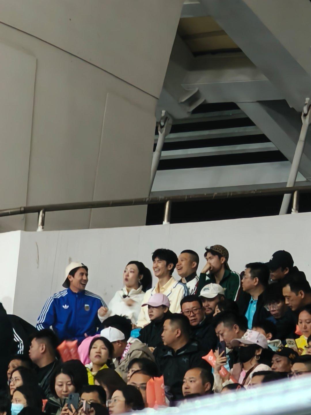 苏超现在真是火热，张云龙管乐都在无锡VS镇江的现场苏超张云龙管乐