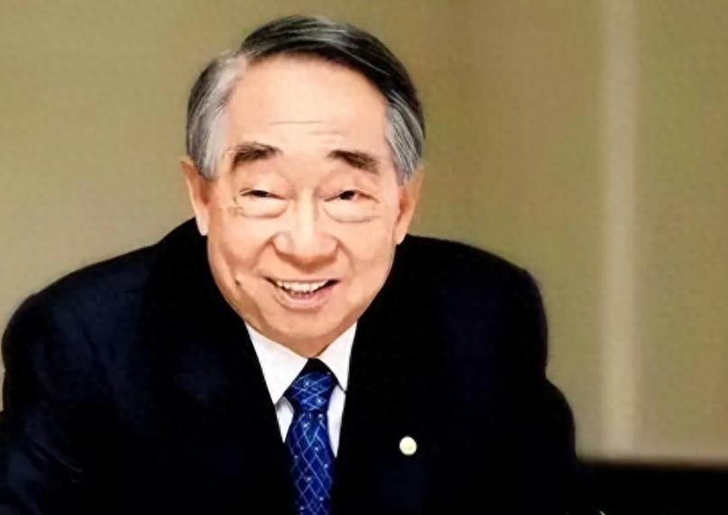 长荣集团爆雷，订单跑路，民心没了。
长荣集团今年日子不好过，船开不进港，酒店没人