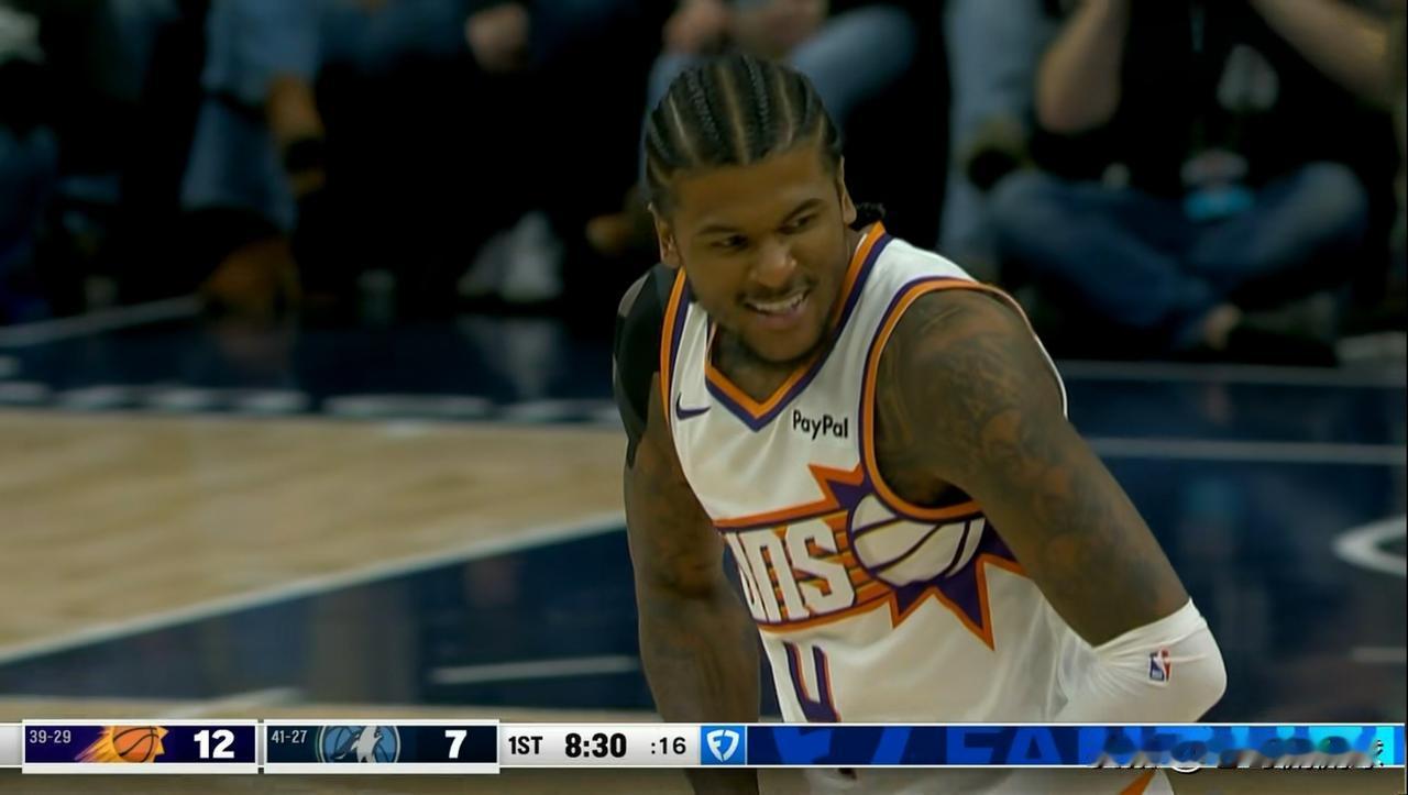 太阳球星杰伦-格林的进攻效率真是太低了！在今天太阳客场挑战森林狼的比赛中，目前双