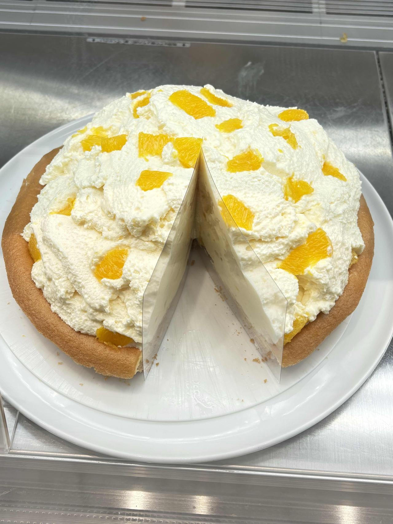 ￥880）和千层可丽饼❎ミルクレープ￥1050）｡
昨天下午2点多路过这家蛋糕店