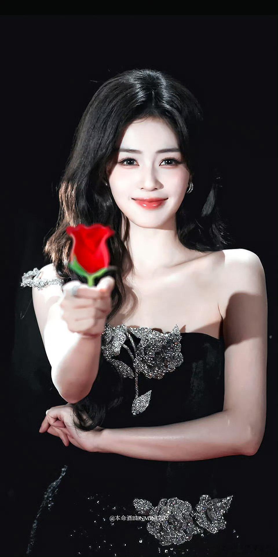 白鹿美得有点超过了，你有这么美得一张脸走进内娱