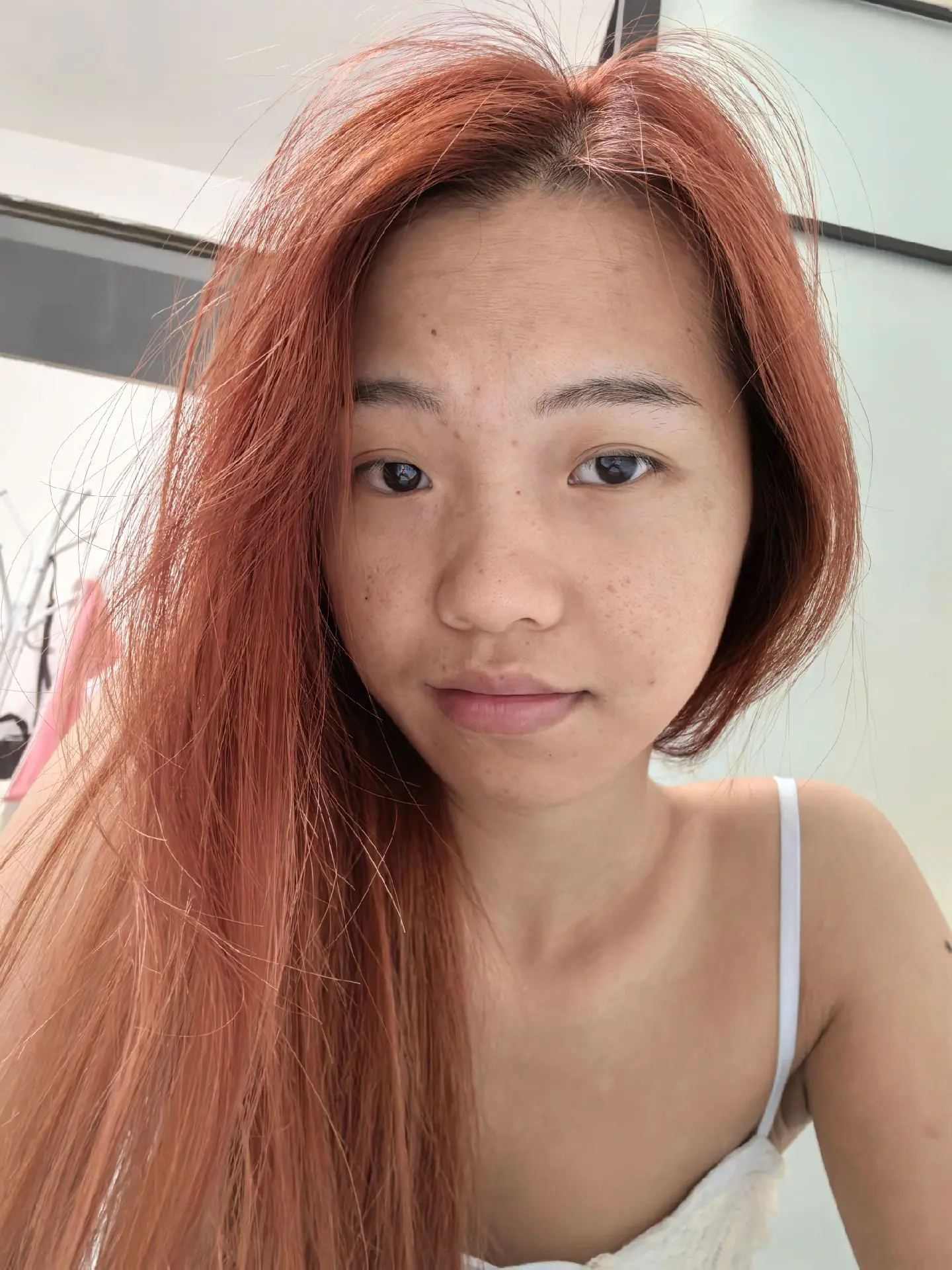以前我是那个为爱走99步的人，而现在我只愿意等      等对方走向我。