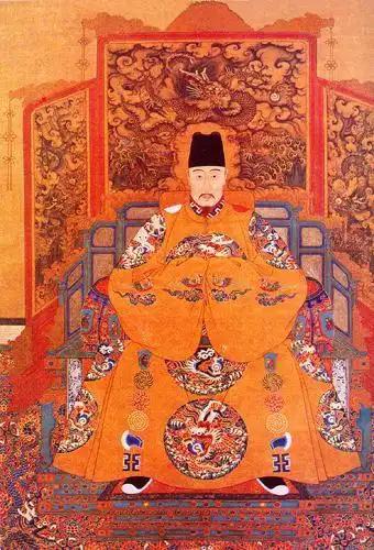这个皇帝只活了三十五岁，却创造了两个“奇迹”。俗话说，生命在于长度不在于厚度。这