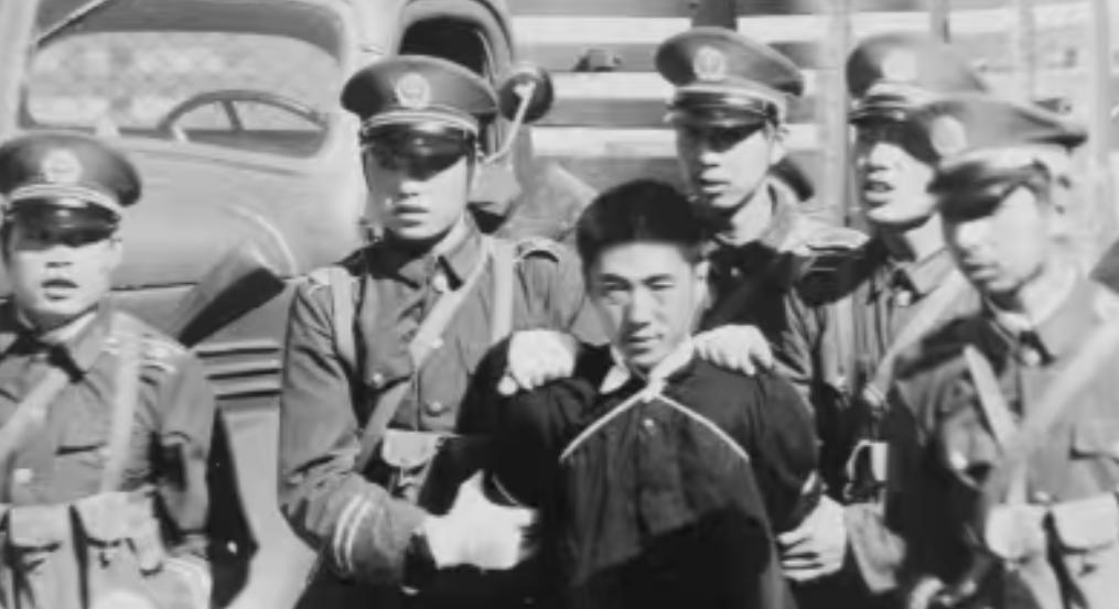 1979年，青海，一个17岁少年被连捅14刀，凶手当众叫嚣：“我爸是干部，我肯定