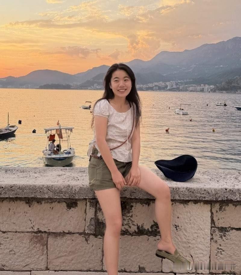 这才几天，中国人大“推倒重建”！
7月13日中国人大发布通报，
认定蒋方舟存在学