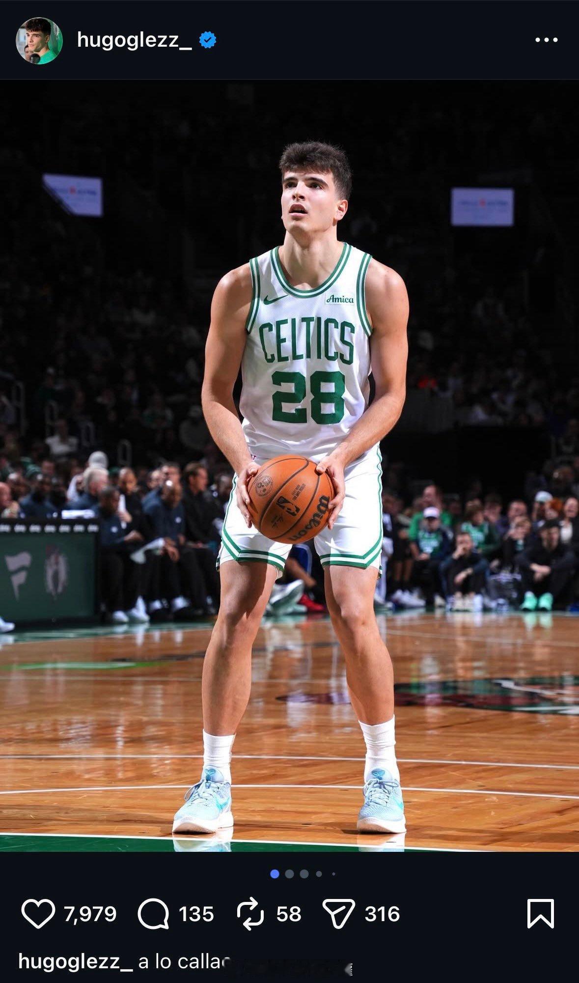 队友们在雨果-冈萨雷斯的最新IG评论区秀了几句西班牙语😂约什-米诺特：“老大。