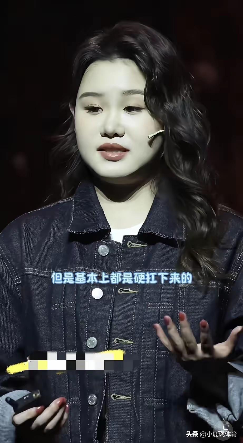 凭实力拿荣誉谋生，
张家齐凭啥被全网盯着骂？
 
普通人上班挣钱过日子，没人指指